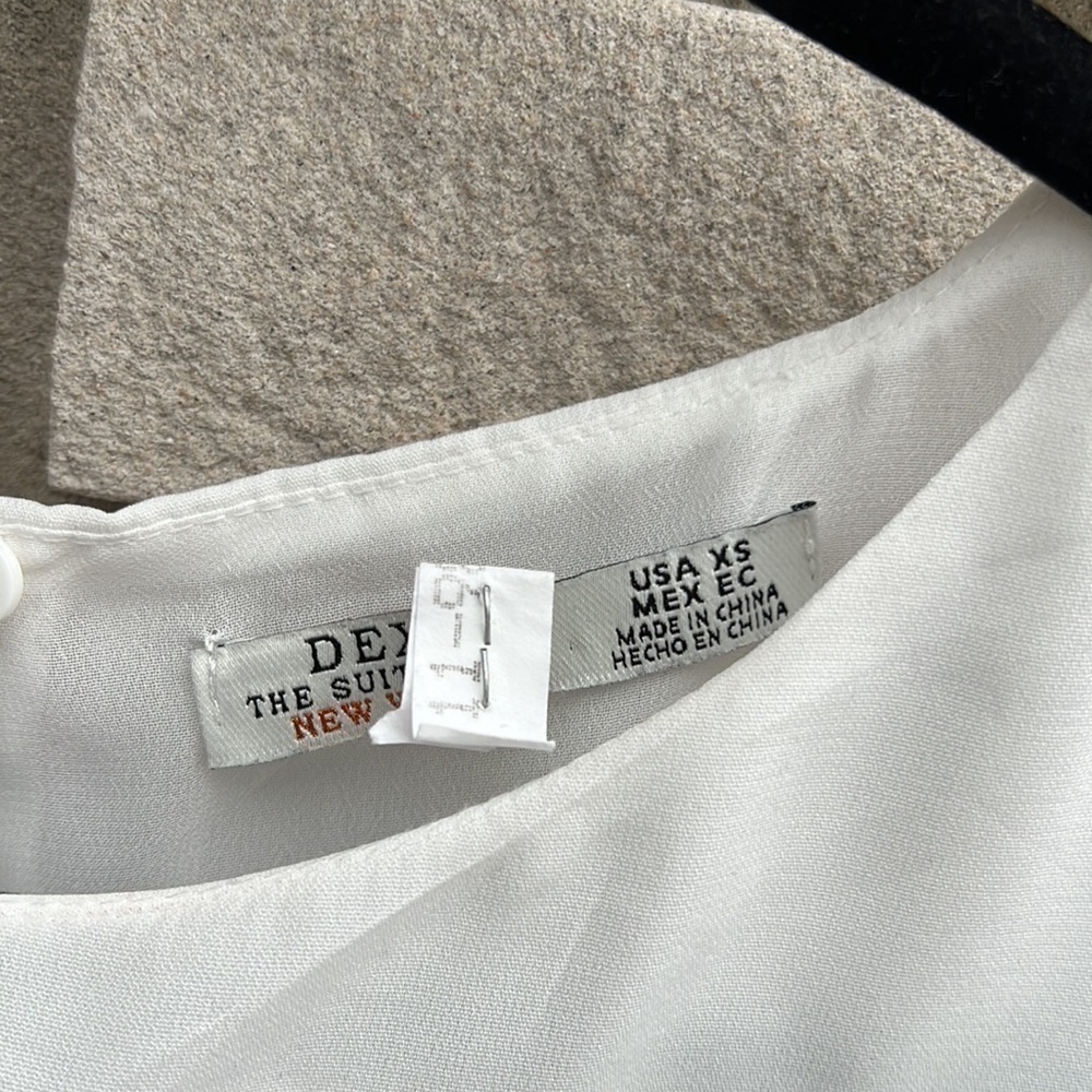 Dex The Suit Shop White Tiered Ruffled Blouse Sz XS - Picture 3 of 9